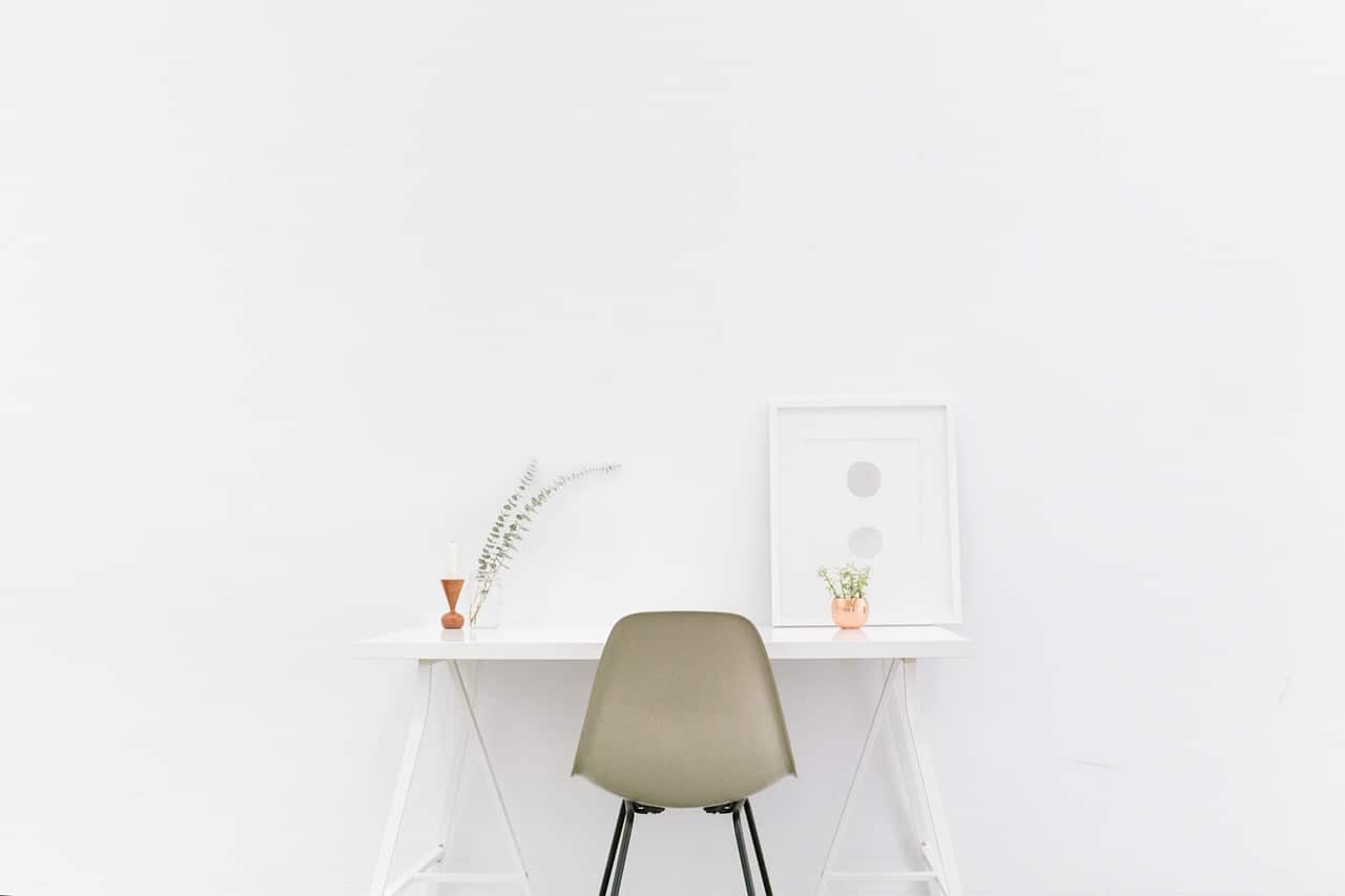 Białe krzesło fiord